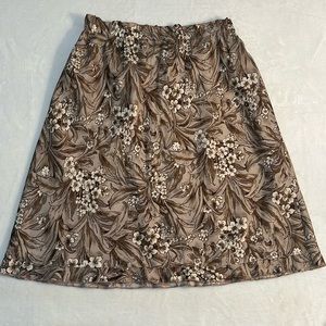 EUC B.Moss 100% Silk Skirt Slight Ruffle Trim at Waist and Bottom Perfect Floral